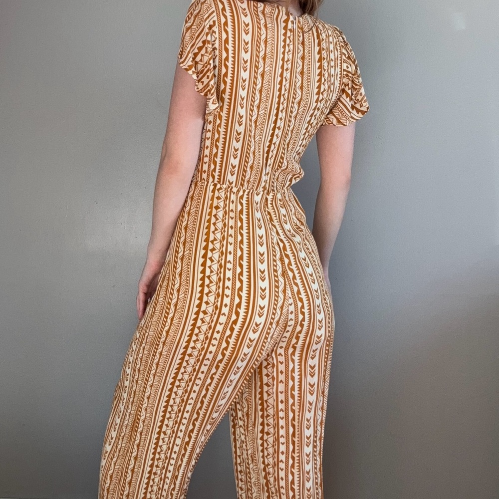 Aztec Patterned Tie-Front Jumpsuit. - Picture 5 of 7